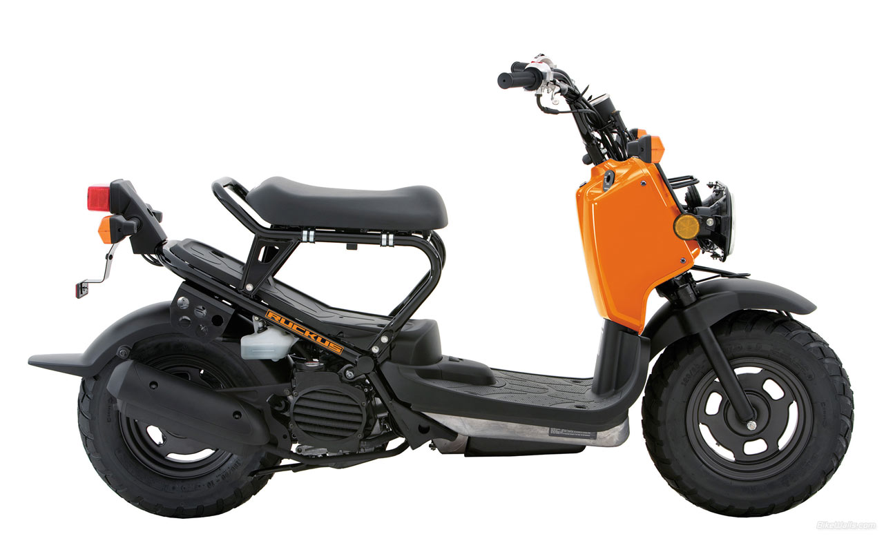 Honda ruckus scooter or moped #7