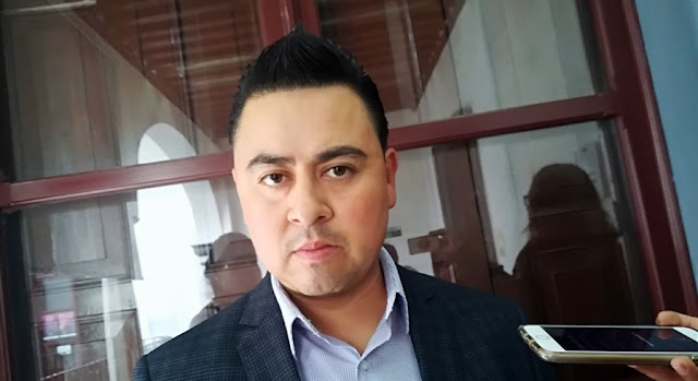 González Acosta exhorta a funcionarios municipales y regidores a no caer en ‘influyentísimo’
