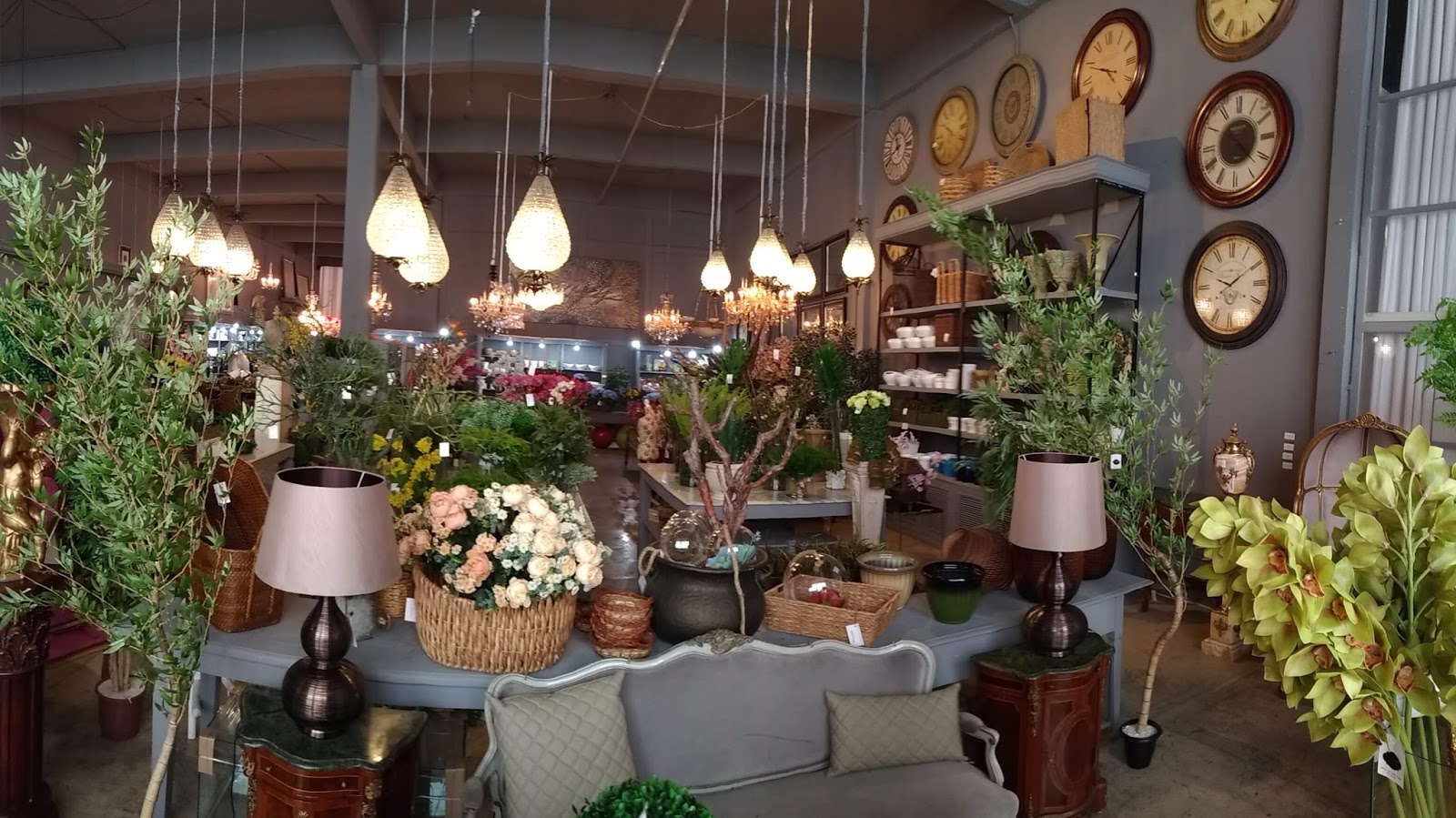Amadeu Scarpelli Flower Designer Ltda Cachepots Adornos e Presentes