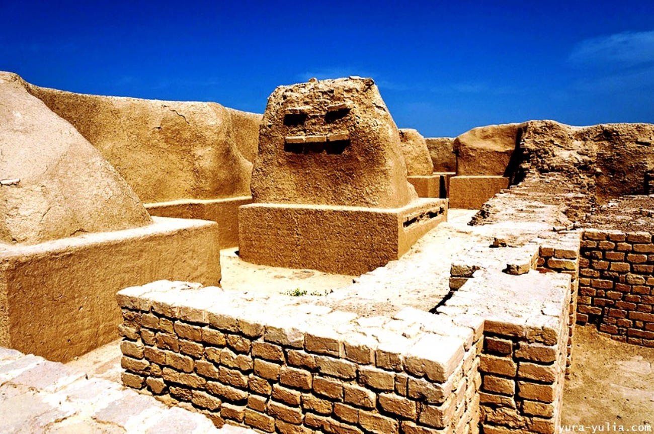 зиккурат в городе дур-унташ. крепость царя саргона 2 в дур-шаррукине. крепость царя саргона 2 в дур-шаррукине. элам древнее государство. храм дур-унташ.