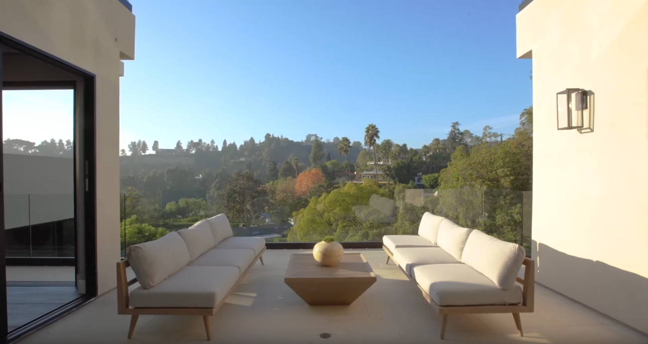 41 Photos vs. Modern Architectural Marvel in Beverly Hills, California | Sotheby's International Realty - Luxury Home & Interior Design Tour 41 Photos vs. Modern Architectural Marvel in Beverly Hills, California | Sotheby's International Realty - Luxury Home & Interior Design Tour