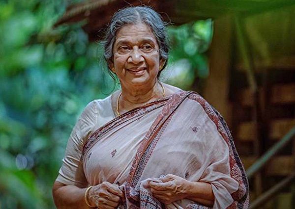 Manohari Joy as Eliyamma/Ammachi of Sleevachan in malaylam movie Kettyolaanu Ente Malakha   