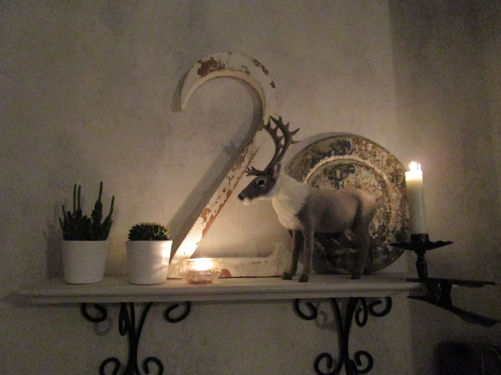 House and garden by bia: julpynt i grÃ
nyanser...