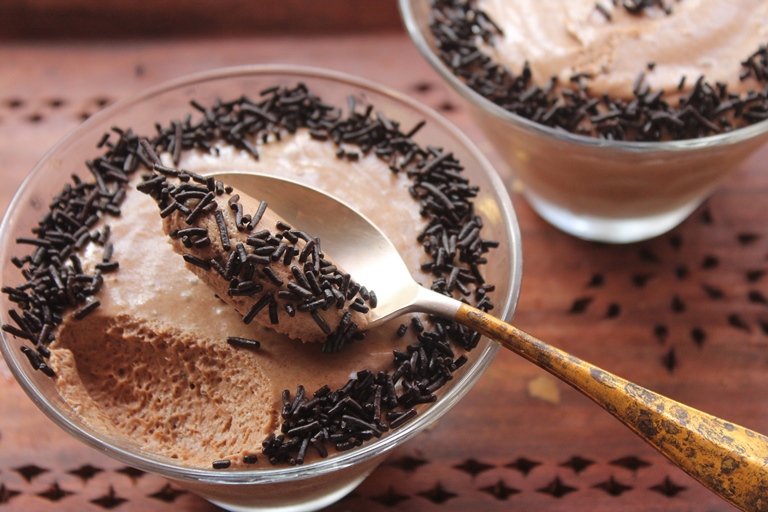 Eggless Dates & Chocolate Mousse Recipe Sugar Free Chocolate Mousse Recipe Yummy Tummy