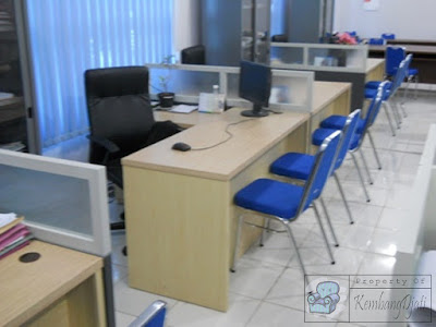 Pesan Meja Sekat Perkantoran + Furniture Semarang ( Meja Sekat Kantor )