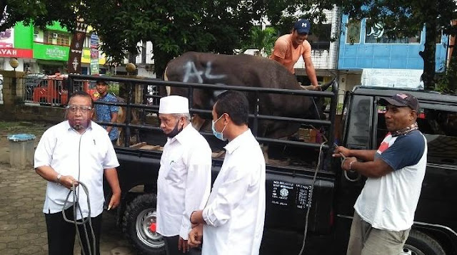 Warga Non-Muslim Sumbang Sapi ke Masjid Raya Al-Fatah Ambon