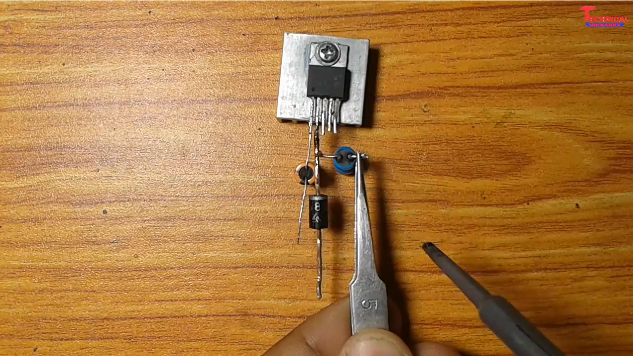 LM2576 ic mobile charger by 12 volt battery with 3 amp high output.