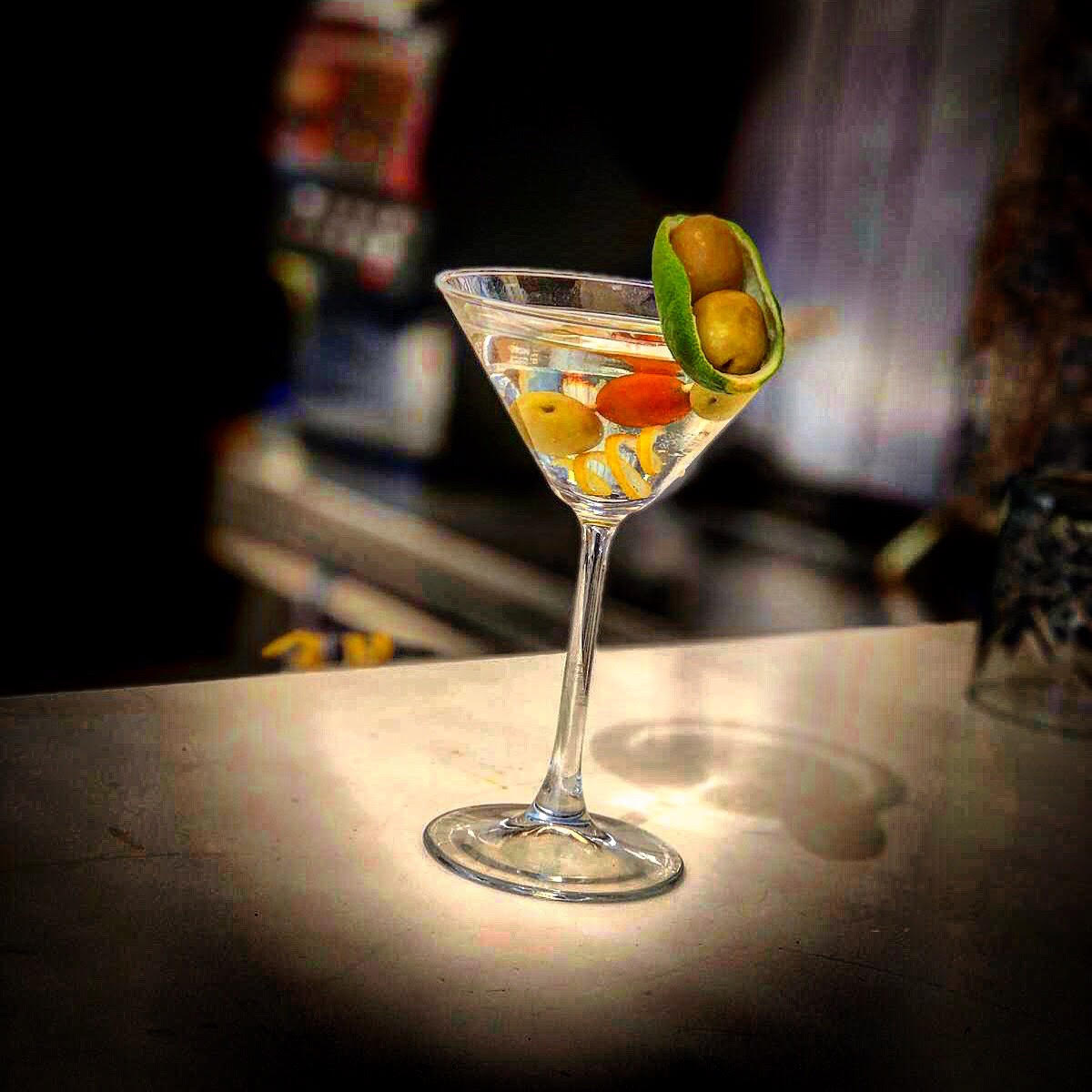 Martini cocktail, storia e curiosità del cocktail più famoso del mondo