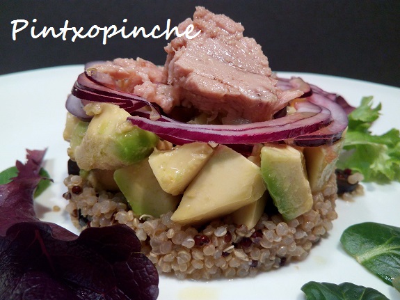 Ensalada De Quinoa Con Aguacate Y Atún
