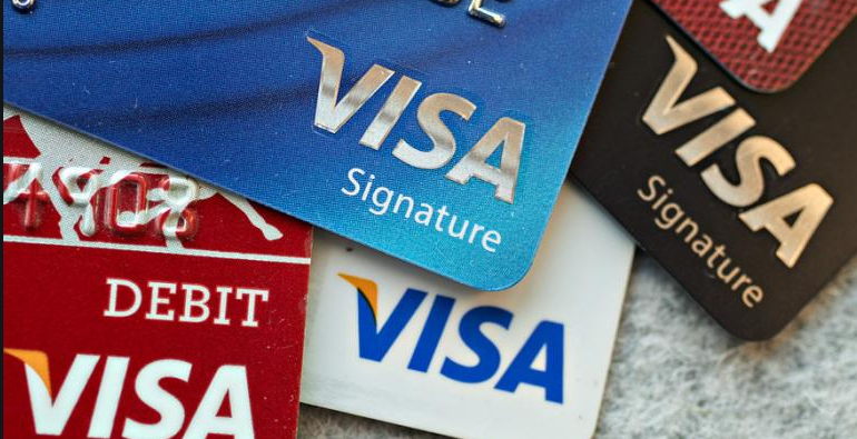 14 بطاقة بنكية تقبل الدفع عبر الانترنت