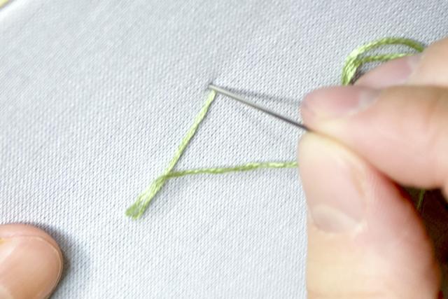 Mũi bót hạt thêu cánh hoa sen - Hình 2