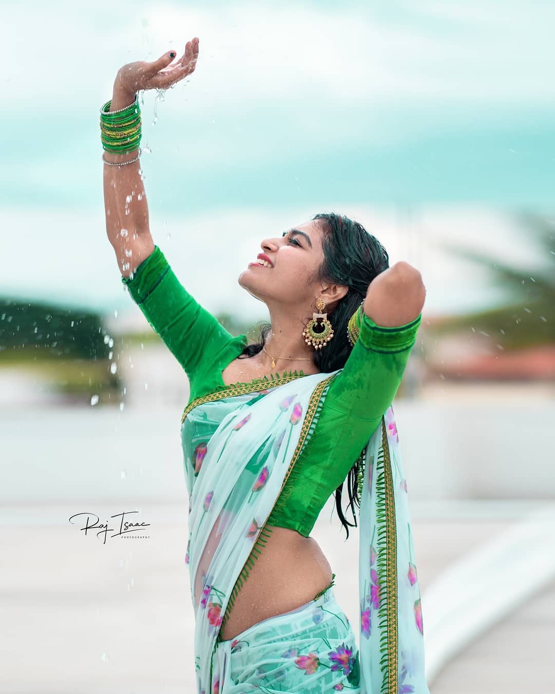 TV heroine- Darsha Gupta Special entertaining the interlude in the wet