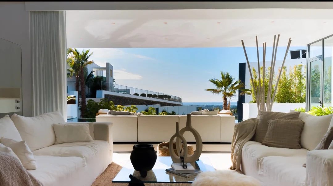 26 Interior Design Photos vs. Villa Hernan Cortes 119 La Quinta, Marbella Tour