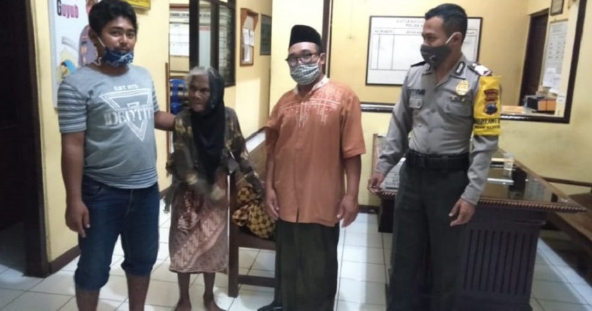 Tersesat di Kemangkon, Nenek Simprah Ditolong Anggota Komunitas Sahabat Dhuafa Purwokerto