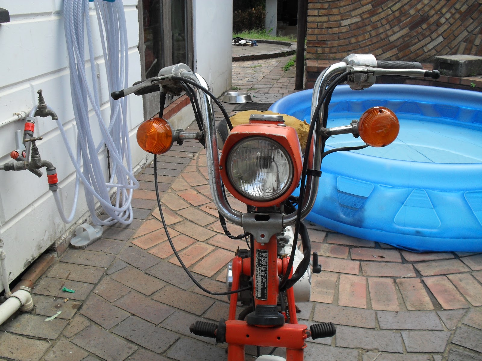 Honda NC50 Restoration: January 2012