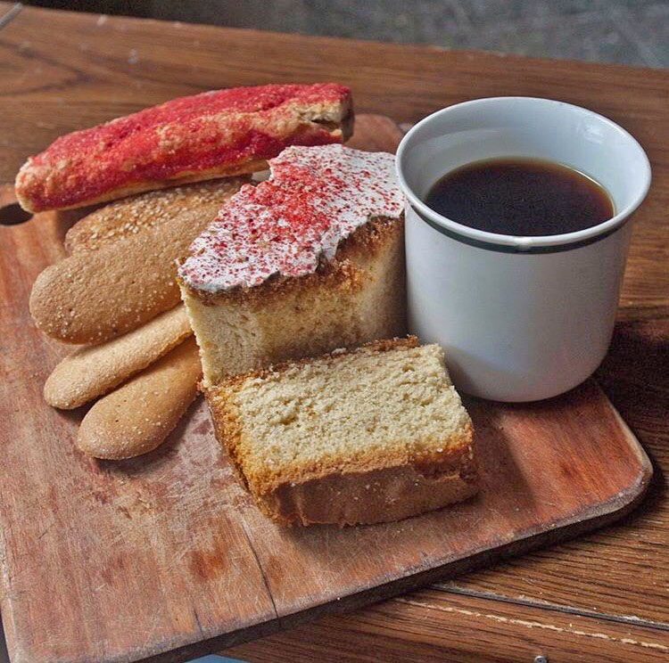El tradicional café con pan por las tardes. Imagenes de El Salvador El tradicional café con pan por las tardes. Imagenes de El Salvador
