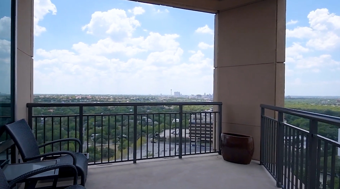 Tour 4242 Broadway, San Antonio vs. 27 Interior Design Photos