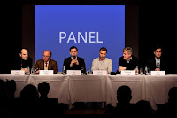 Bir tartışma panelindeki konuşmacılar