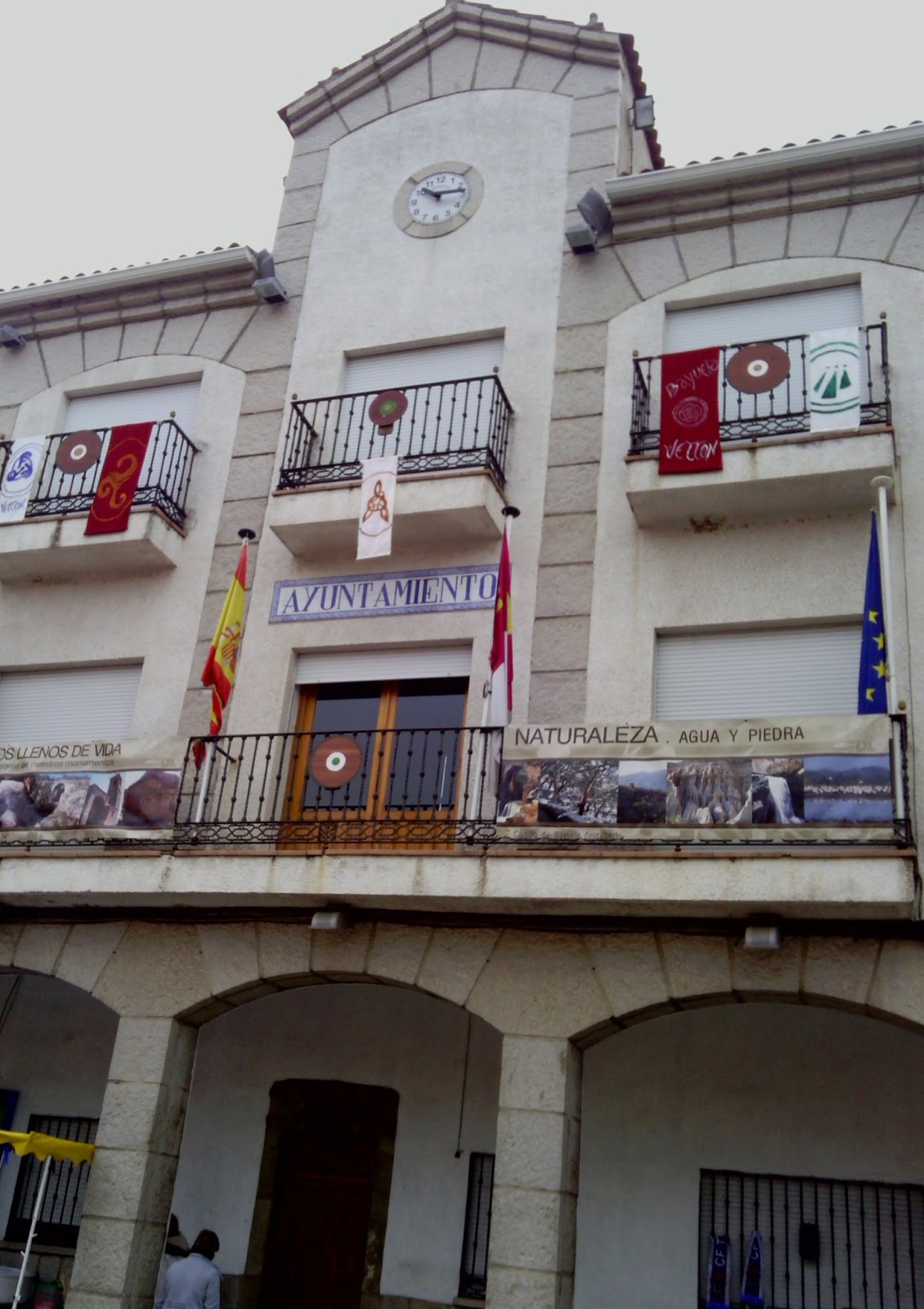 Foto de Plaza Mayor en Castillo de Bayuela, Toledo