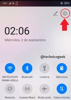 Toque el icono de engranaje para abrir el menú Configuración.