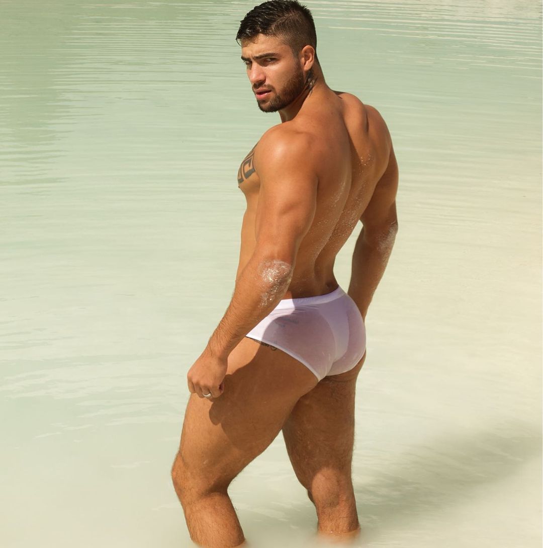 135670696_385949292705678_93052043802646