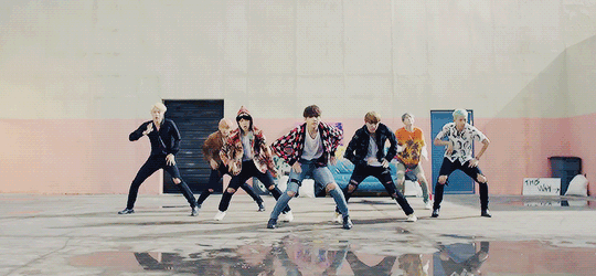 Bts mic drop. Видеоклипы музыкальные видеоклипы. O bts. Бтс танцы. Клип доуп бтс.