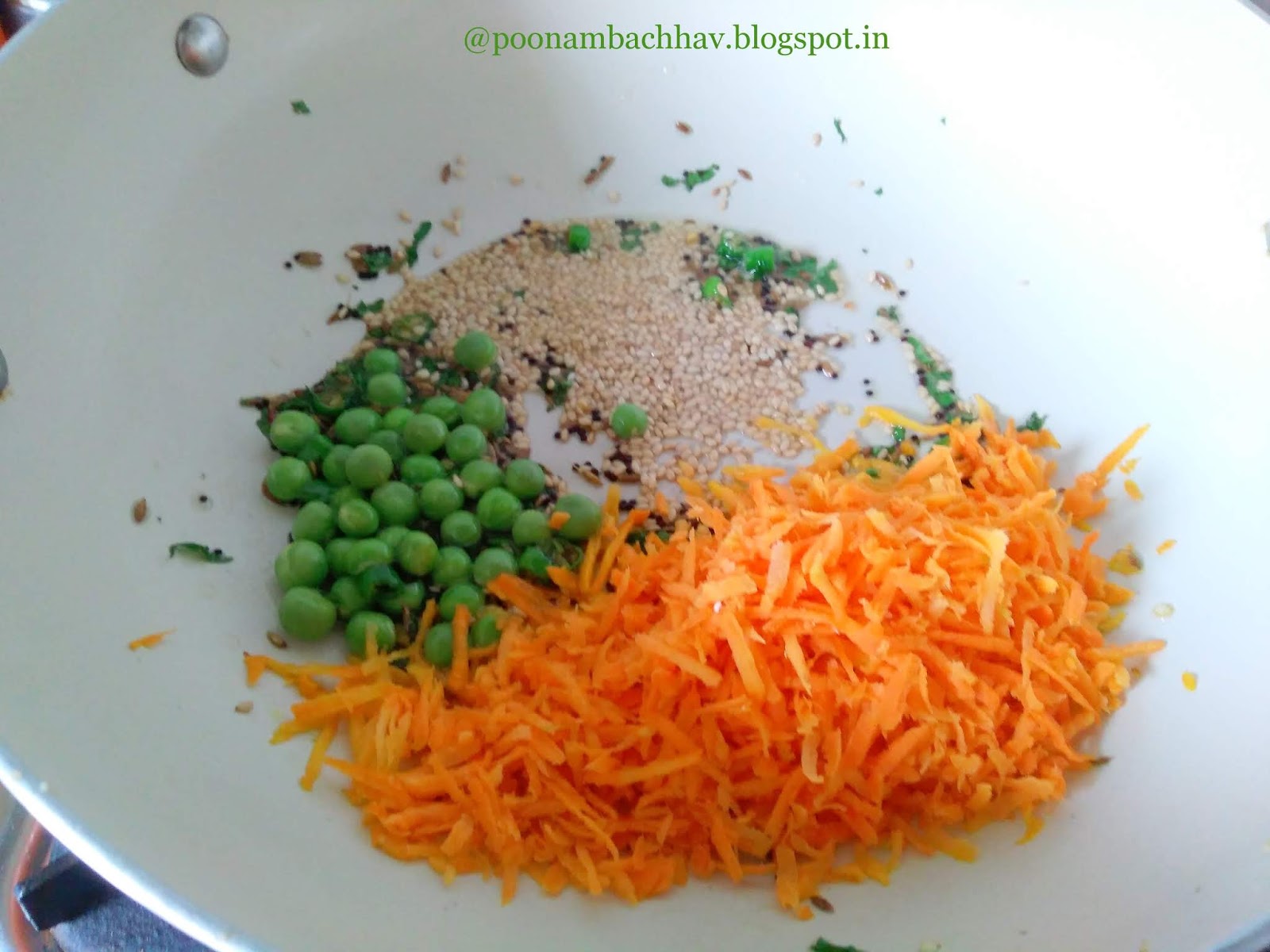 Annapurna Oats and Dalia Idli / Healthy Broken Wheat Oats Snack Recipe