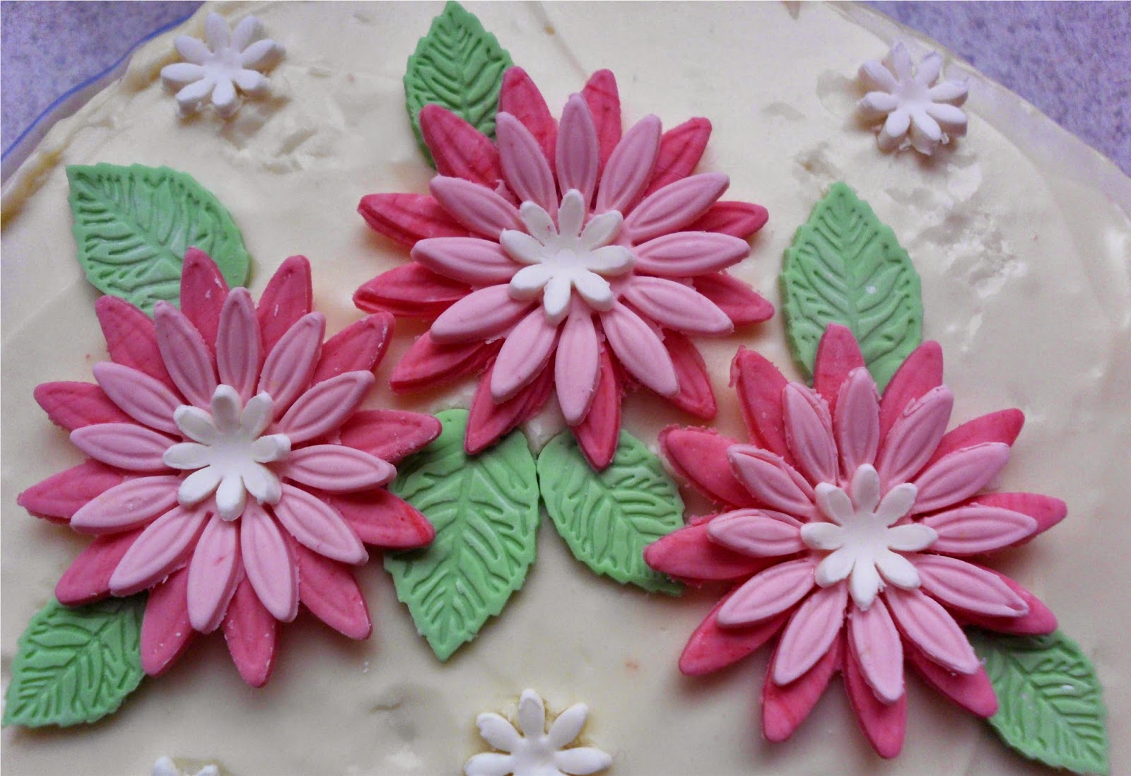 RED VELVET CAKE = ROTER SAMTKUCHEN - Kochen und Rezepte