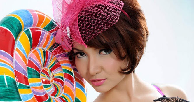FOTO RORO FITRIA POPULAR WORLD 3 - DHE MODELZ