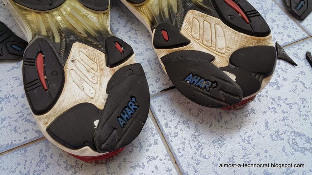 How to fix a pair of old running shoes with contact adhesive