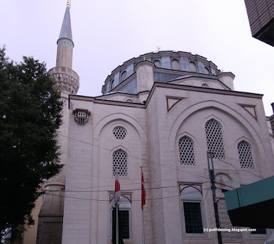 Masjid dan Mushala di Kawasan Wisata Jepang Mesjid dan Mushala di Kawasan Wisata Jepang Masjid dan Mushala di Kawasan Wisata Jepang