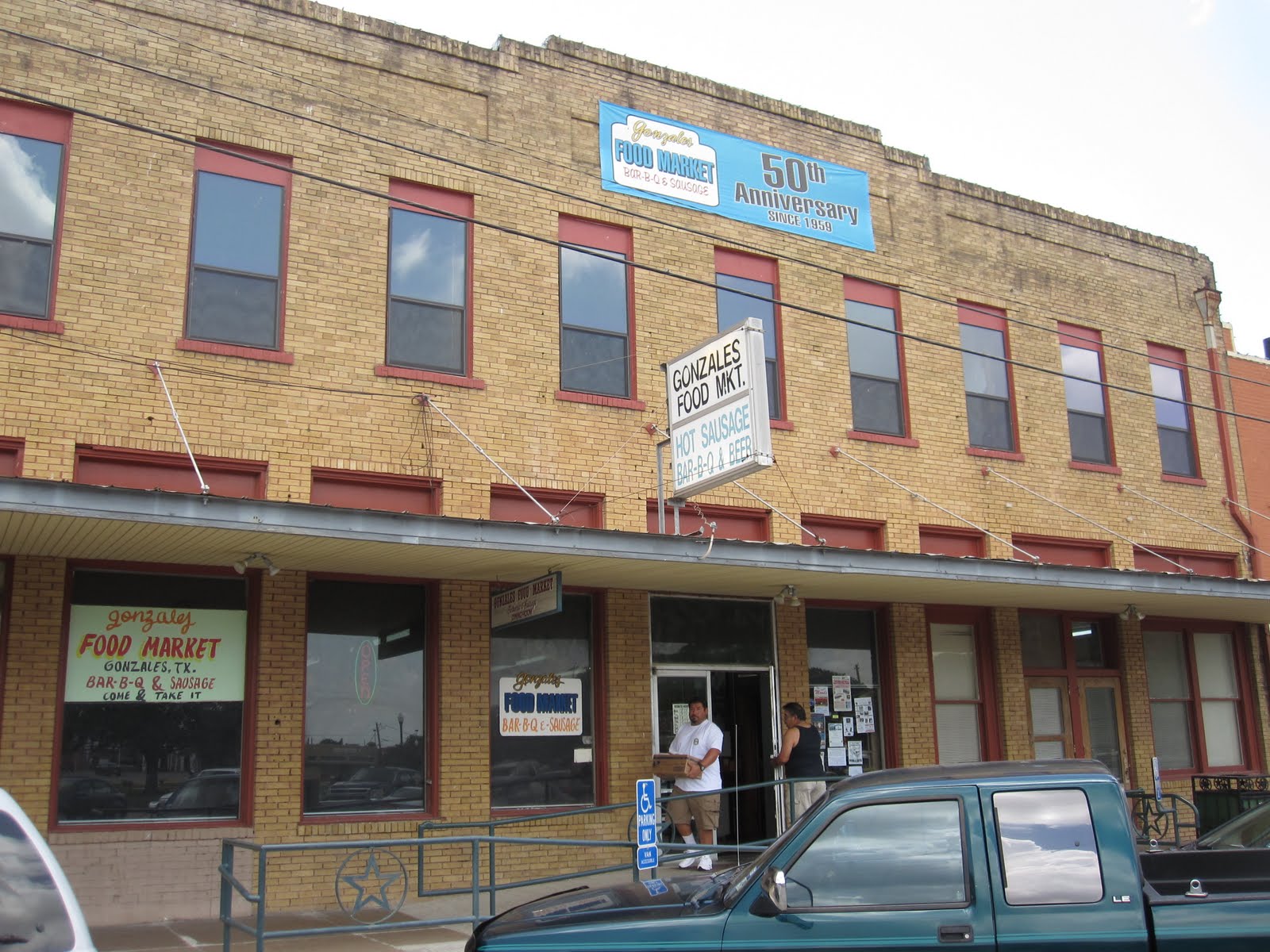 Man Up Tales of Texas BBQ™ First visit to Gonzales Food Market
