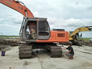 service forklift excavator buldozer wheeloader vibrator di samarinda balikpapan kalimantan timur