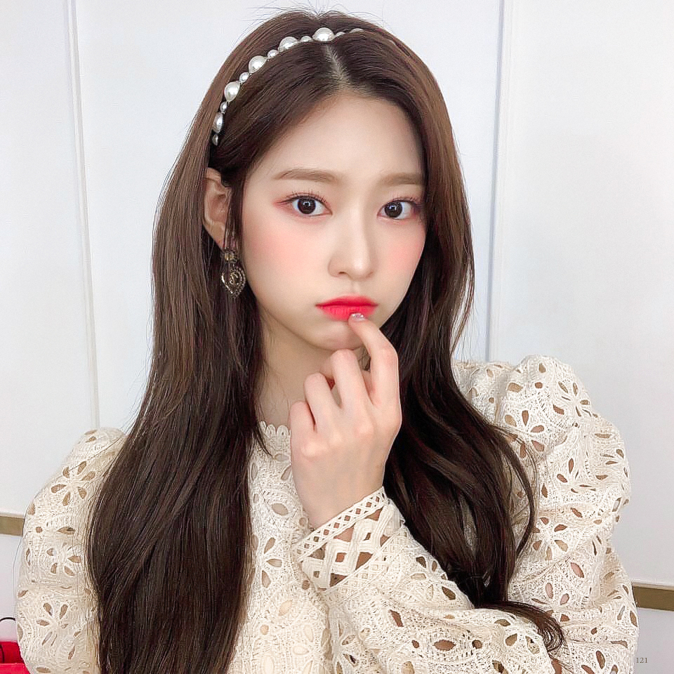 IZ*ONE Minjoo looks like a Disney princess in her latest Instagram ...