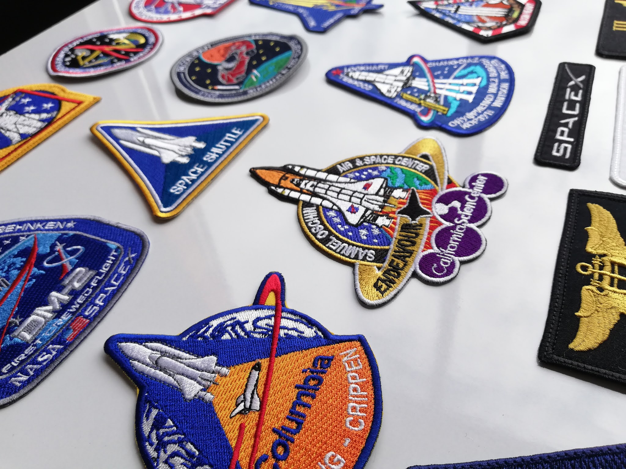 El astronauta de NASA Space Shuttle parches bordados tejidos a granel en 3D  de logotipo personalizado el emblema de pecho vestido bordado bienvenida  OEM parche - China Cortina de tela BORDADO Bordado