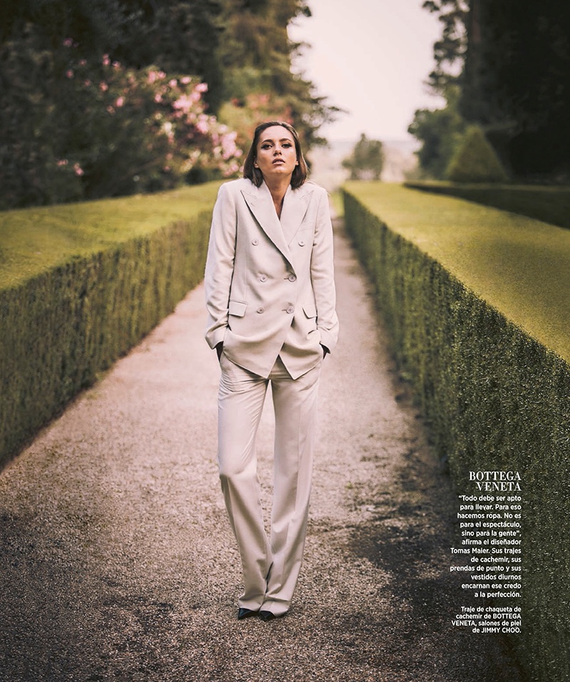 Europe Fashion Men's And Women Wears......: KARMEN PEDARU POSES IN THE