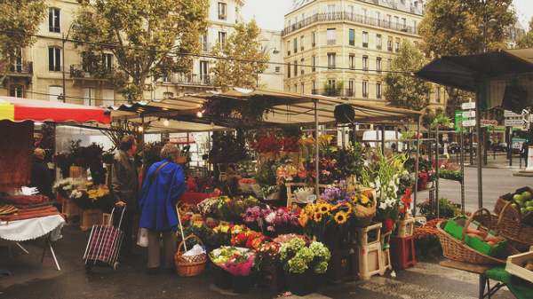 {travel inspiration | places : at the parisian flower markets}