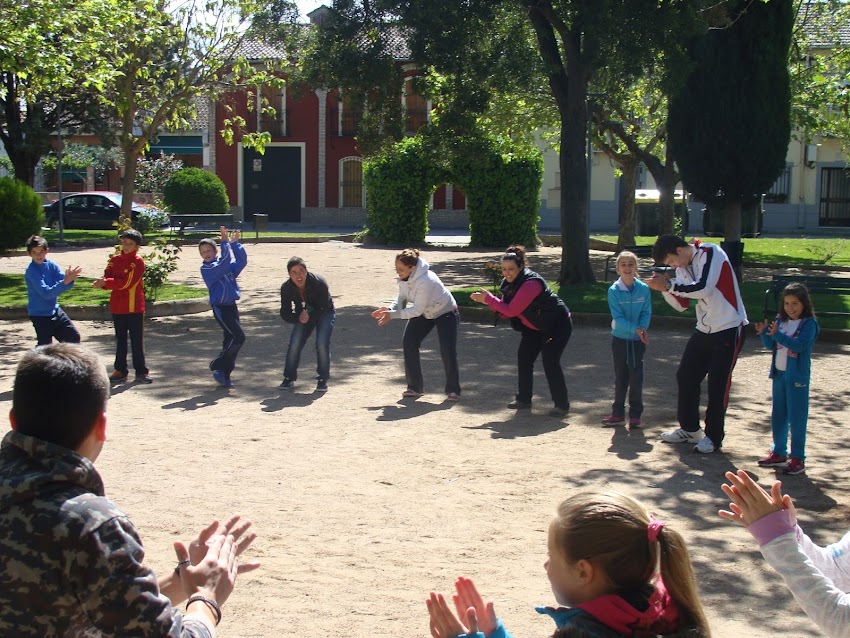 ACTIVIDADES INFANTILES EN EL PARQUE DE LOS MARTIRES DE MIAJADAS