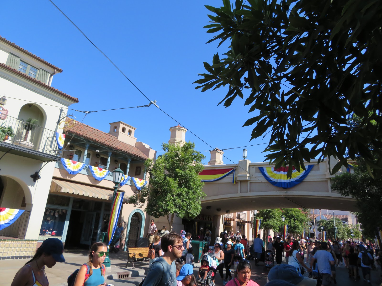 Buena Vista Street Guide