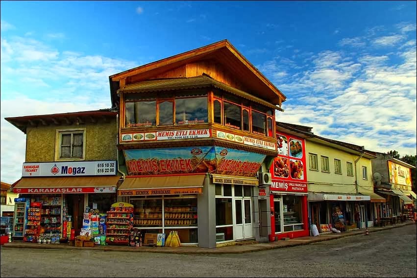 Mekanlar ve Lezzetler Memiş�in Yeri Etli Ekmek