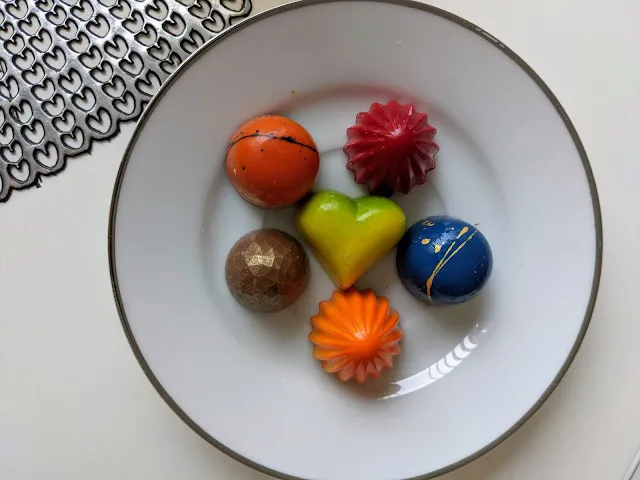 What to eat in Bergen: chocolates featuring Norwegian fruit flavors