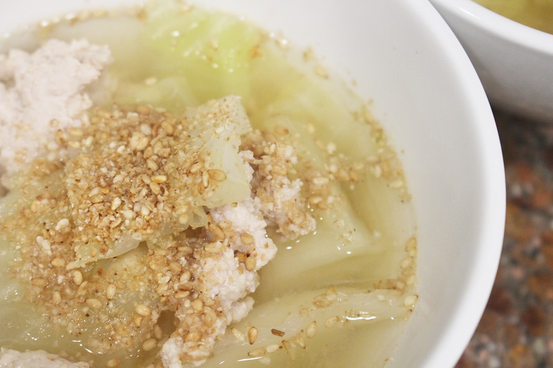 How to Cook Pork and Cabbage Umami Nabe It has grown on me!