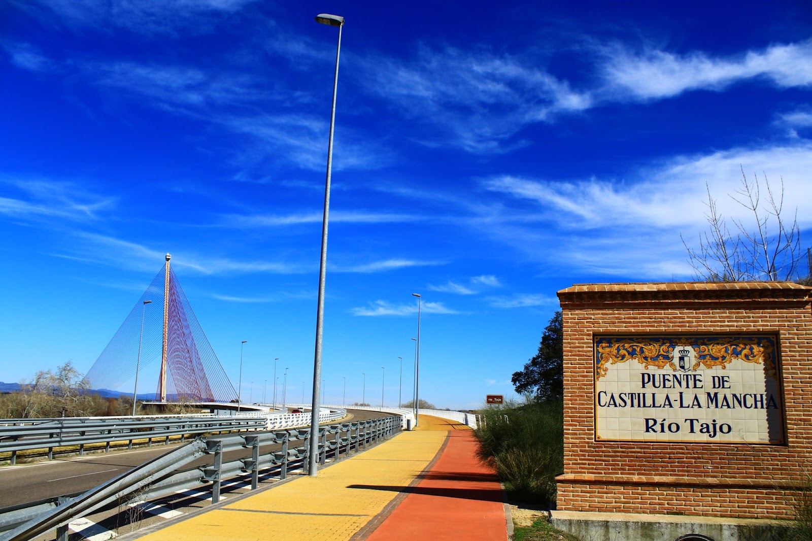Las fotos del Indio PUENTE SOBRE EL RIO....TAJO