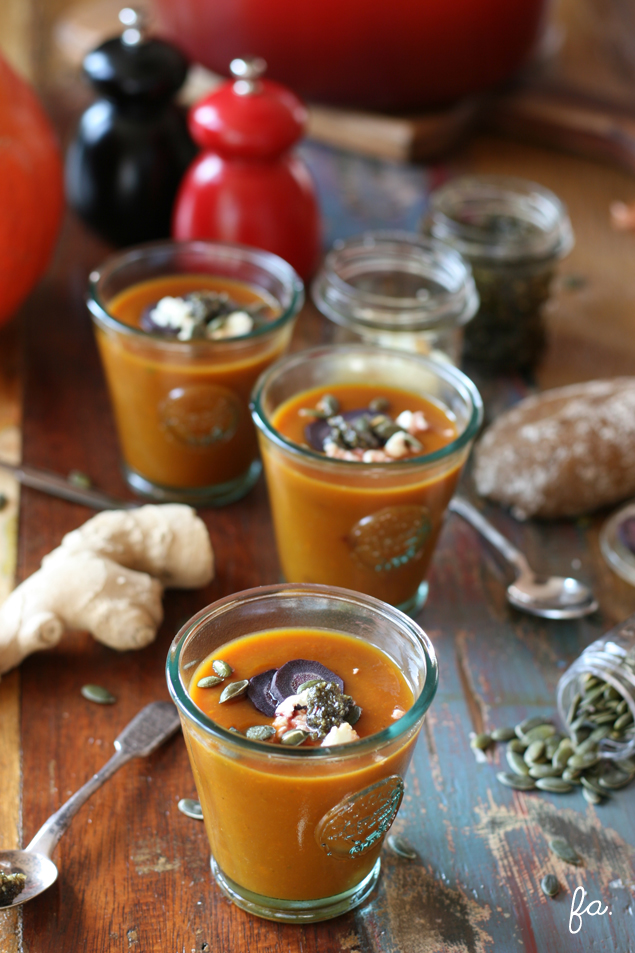 Frau A. kocht : herbstliches Süppchen mit Kürbis und Süßkartoffel Frau A. kocht : herbstliches Süppchen mit Kürbis und Süßkartoffel