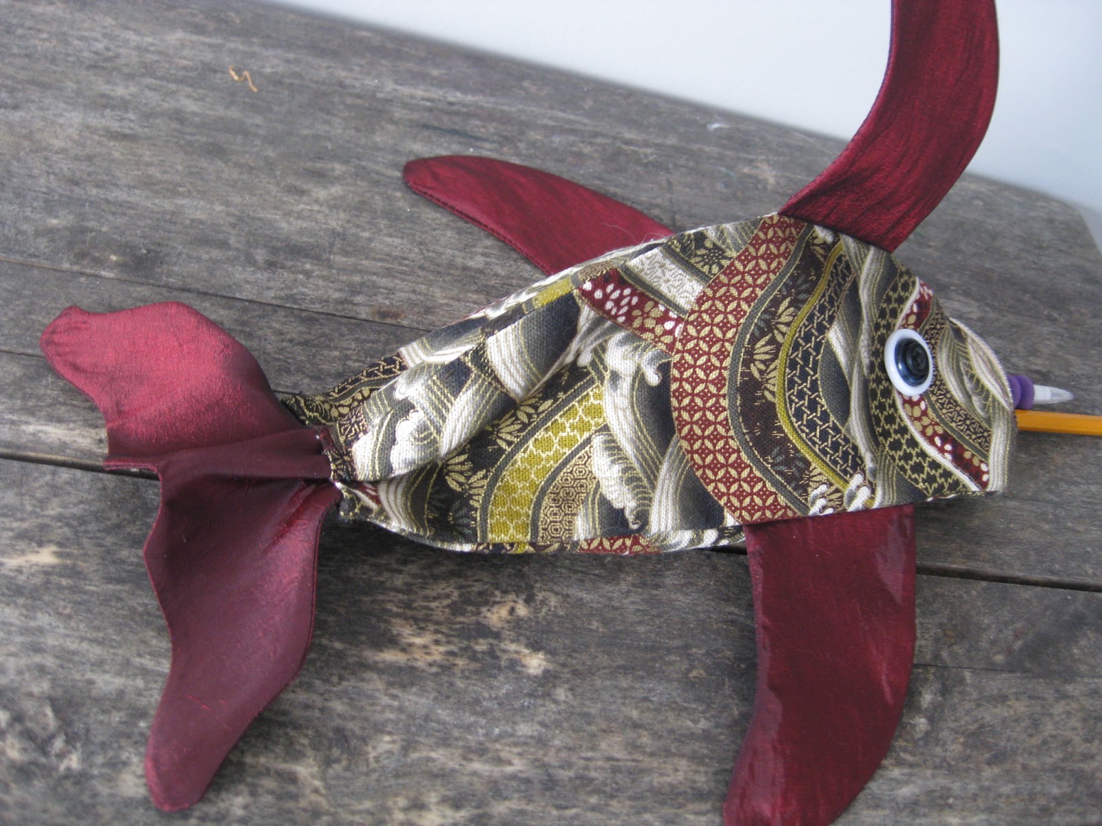 lindapendante dreams: Zip Lipped Fish Pouch With Tutorial