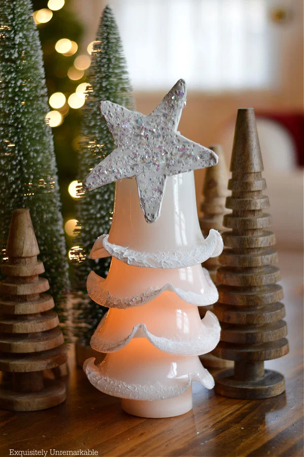 Christmas tree decorating ideas - use feathers to look like snow. - The  Shabby Creek Cottage