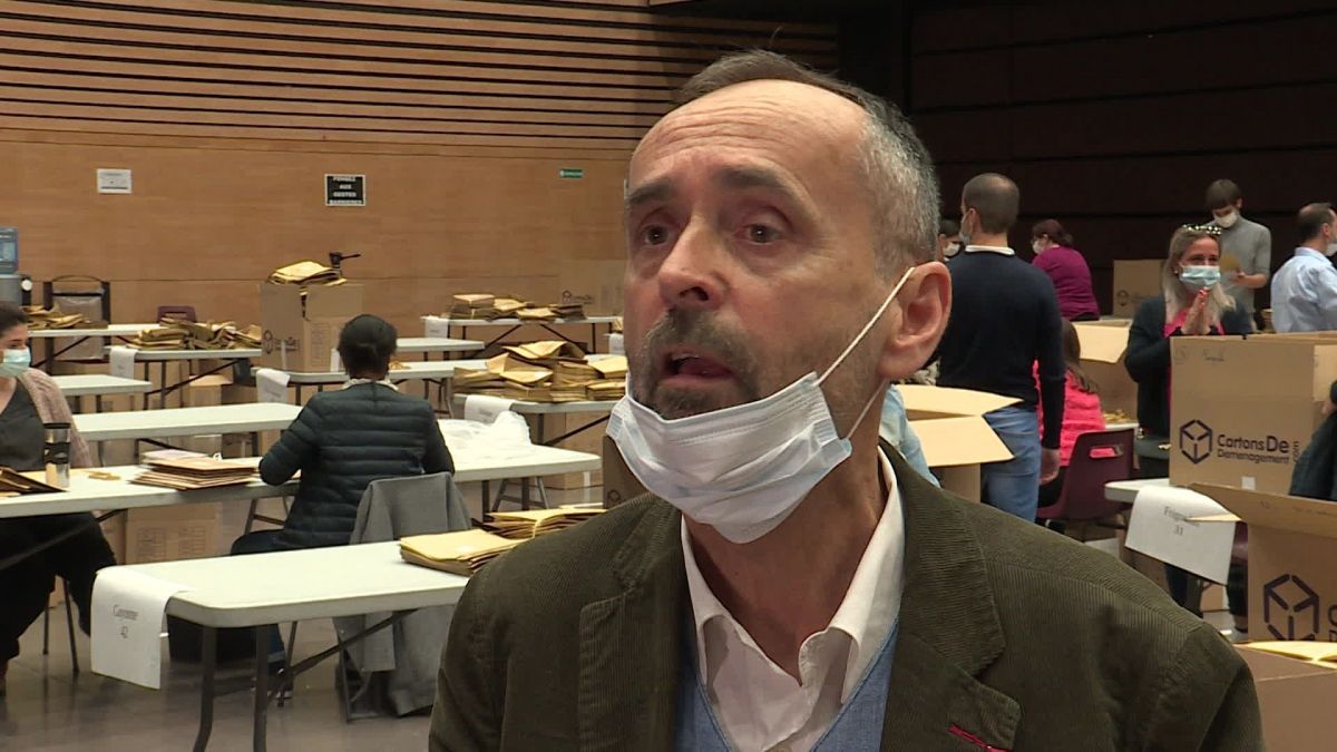 Béziers : Distribution de masque! L’action (exemplaire) de Robert Ménard fait grincer des dents