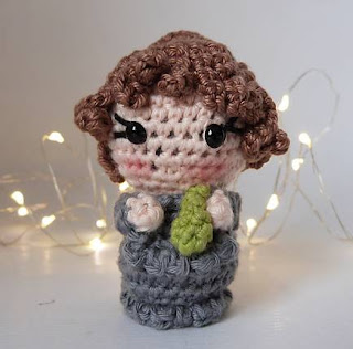 PATRON GRATIS MARIA CURIE AMIGURUMI 42653