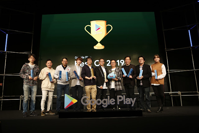 受賞した方の集合写真。