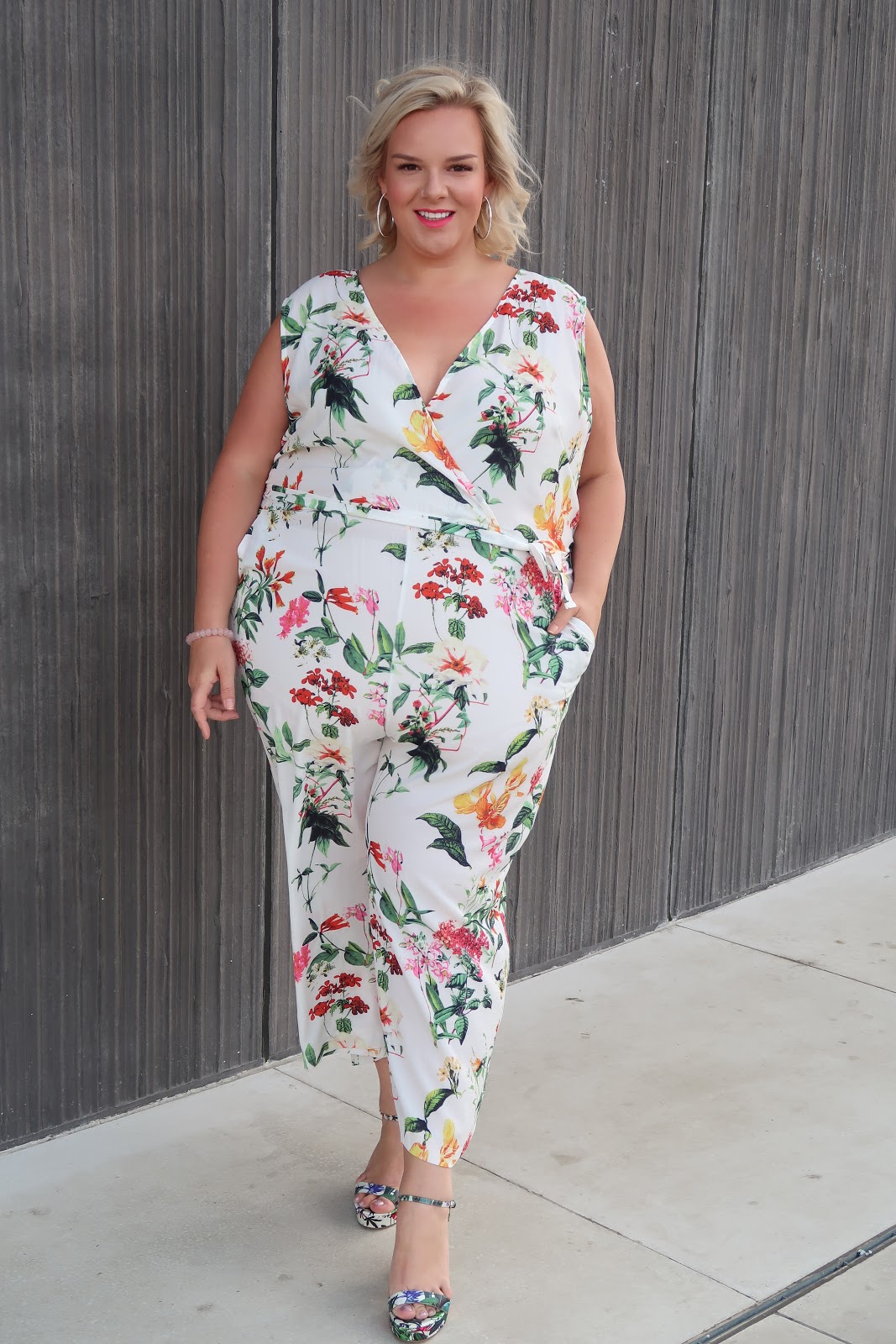 Narkoman Forstå Arbejdsgiver The Quiz Curve Oriental Floral Print Jumpsuit Review - WhatLauraLoves